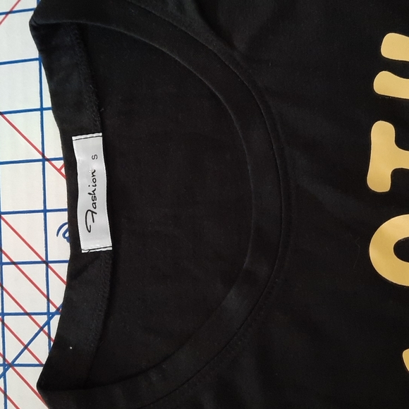 🌻 2/$30 Sloths Running Team T-Shirt - Picture 3 of 3